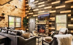 Mountainscape - Brand New Cabin W Views - Hottub - Firetable - Ps5 - Pooltable - 3 Pools