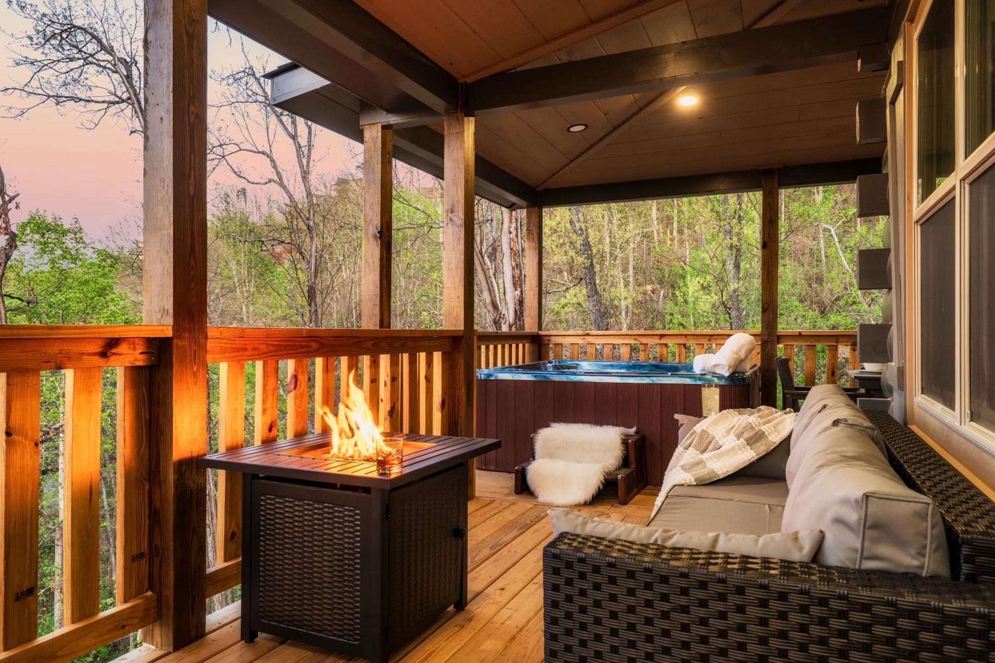 Mountainscape - Brand New Cabin W Views - Hottub - Firetable - Ps5 - Pooltable - 3 Pools Gatlinburg Exterior photo
