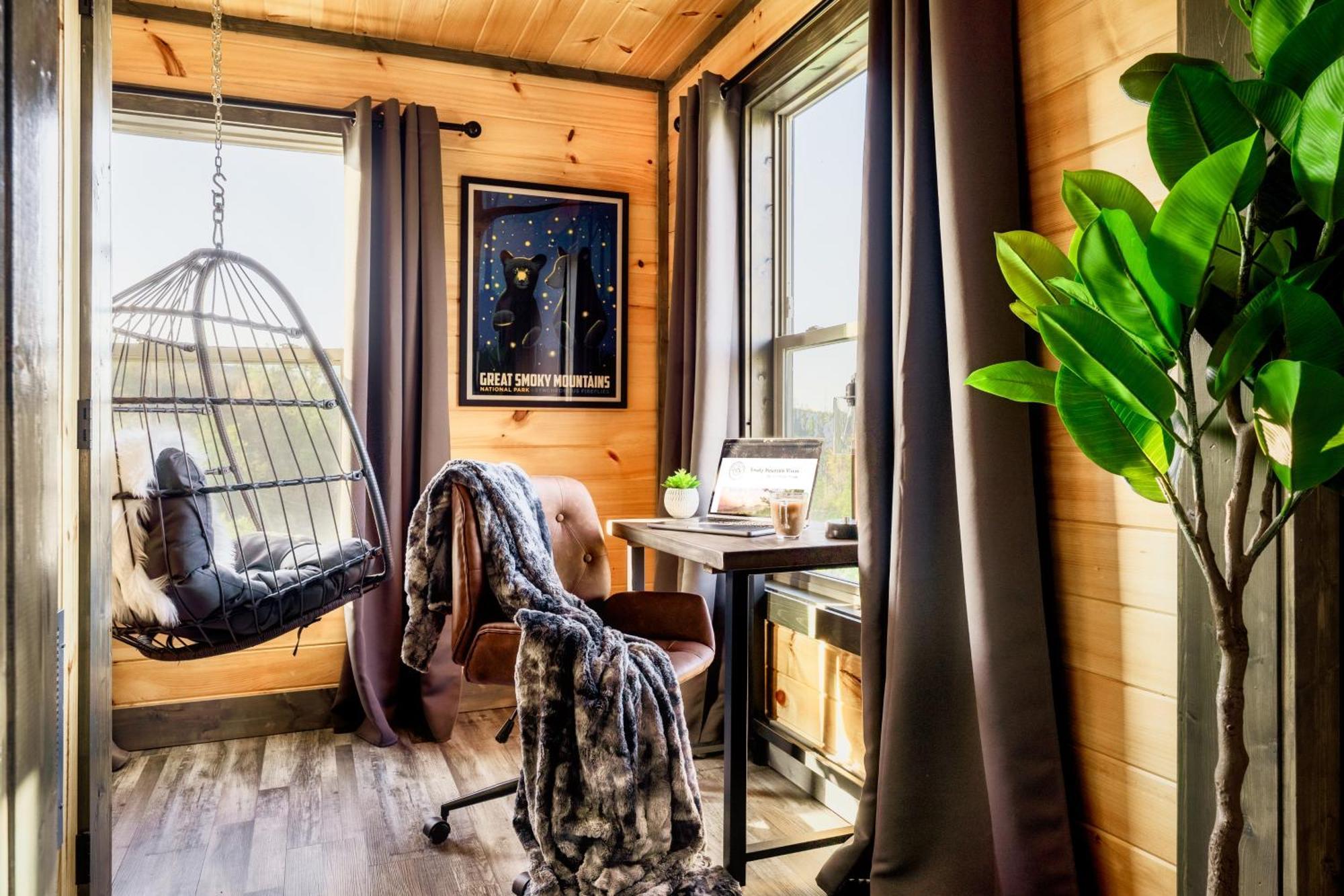 Mountainscape - Brand New Cabin W Views - Hottub - Firetable - Ps5 - Pooltable - 3 Pools Gatlinburg Exterior photo