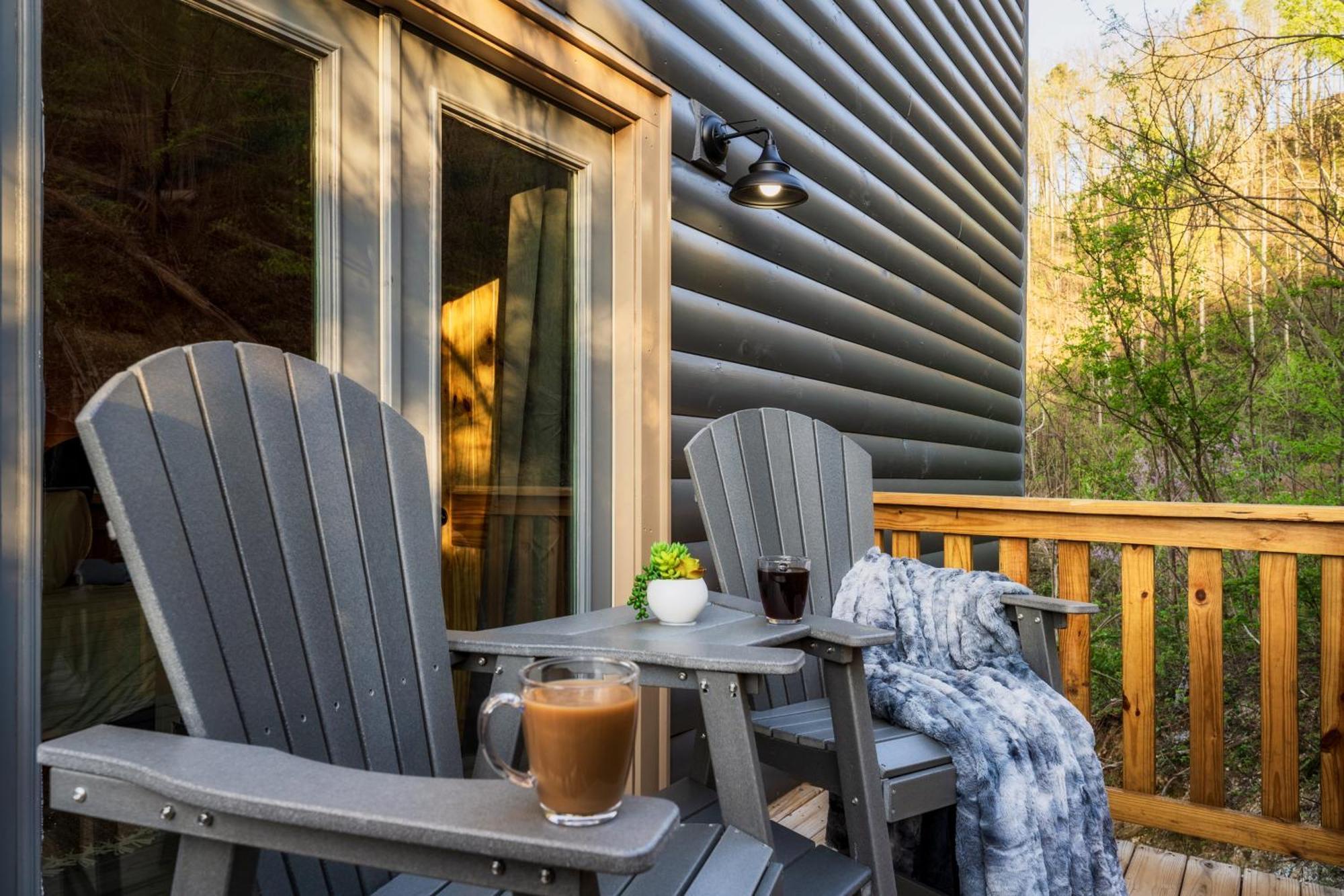 Mountainscape - Brand New Cabin W Views - Hottub - Firetable - Ps5 - Pooltable - 3 Pools Gatlinburg Exterior photo